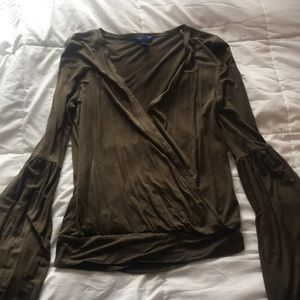 Green long sleeve top fashionable